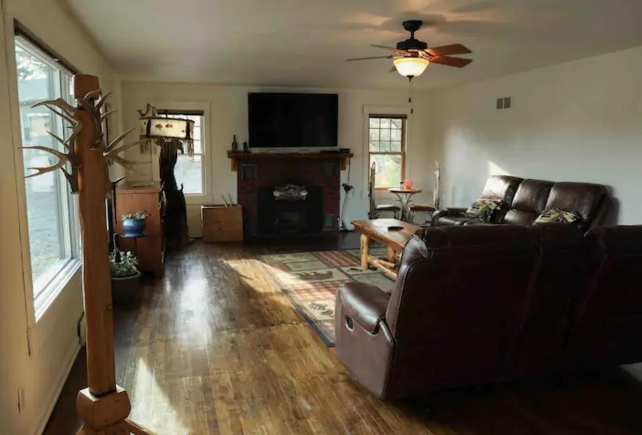 بوتي Sportsman Lodge Melrose Mt المظهر الخارجي الصورة